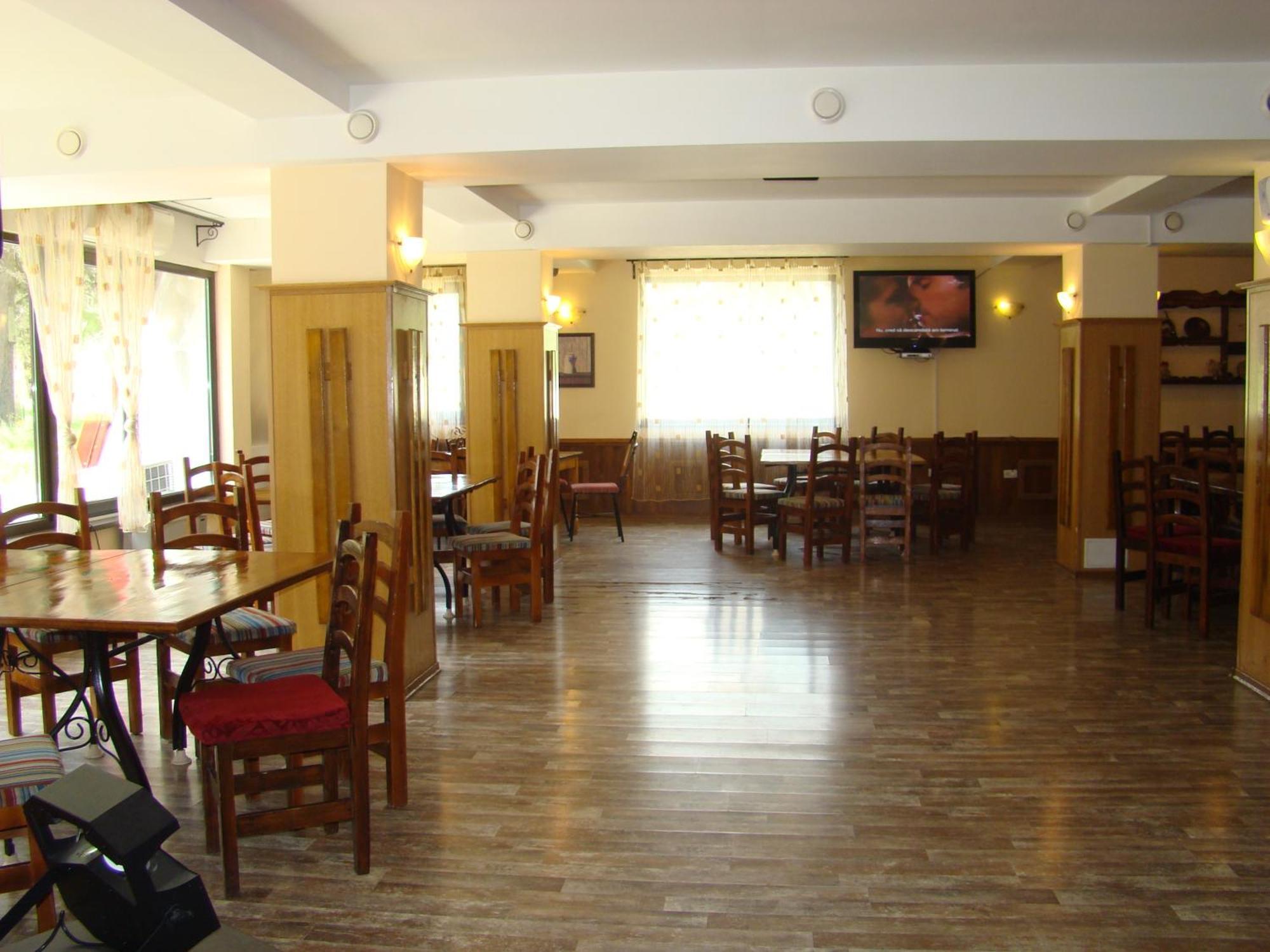 פרדיאל Hotel Zada מסעדה תמונה