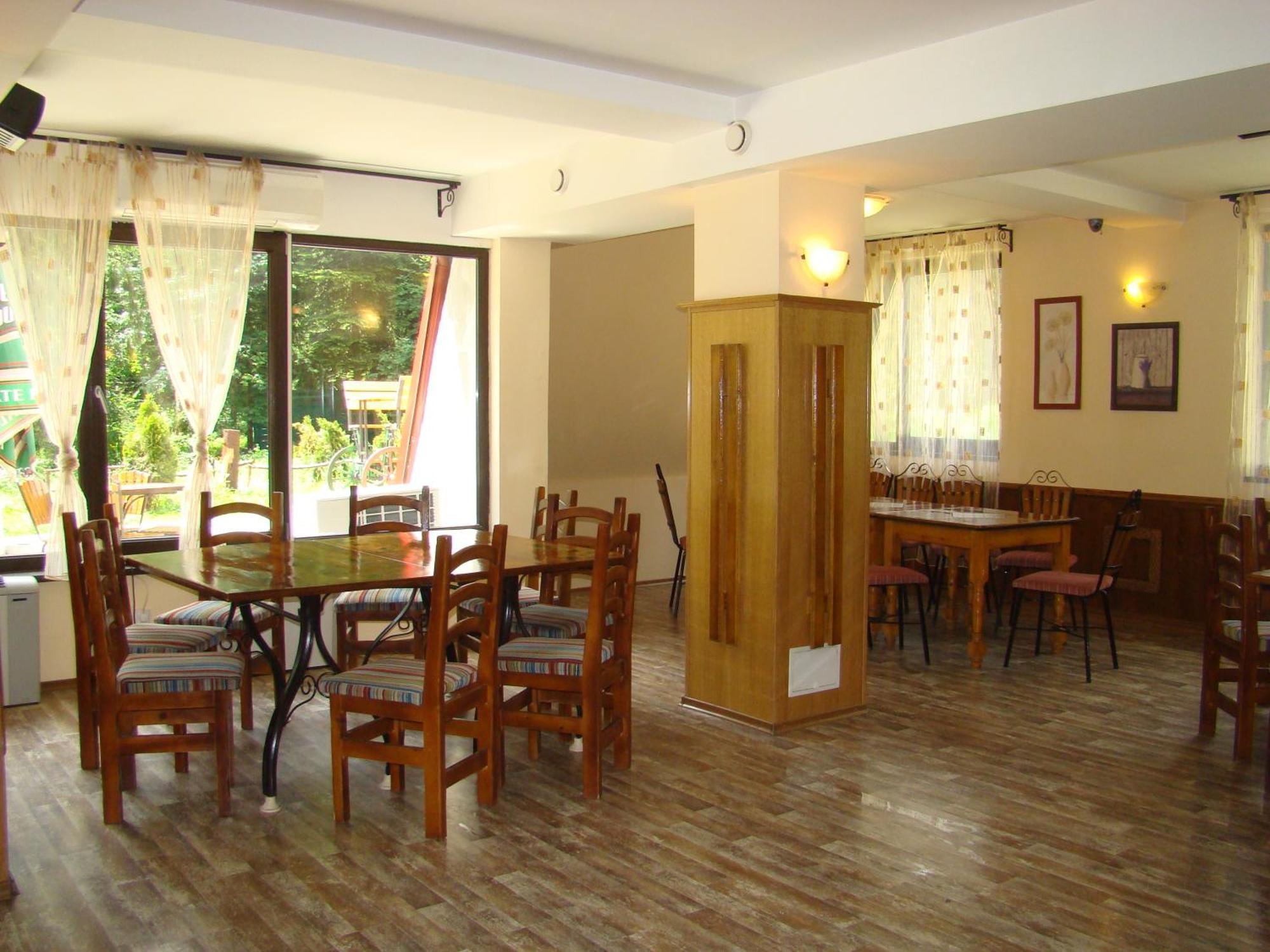 פרדיאל Hotel Zada מסעדה תמונה